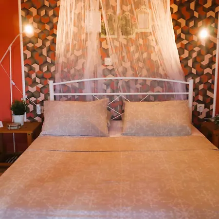 La Rosalie אסטריס