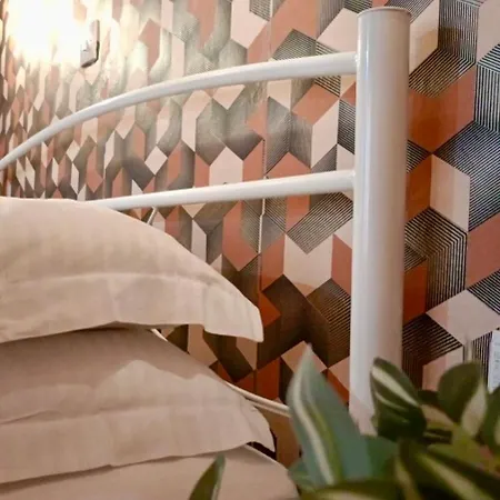 La Rosalie אסטריס